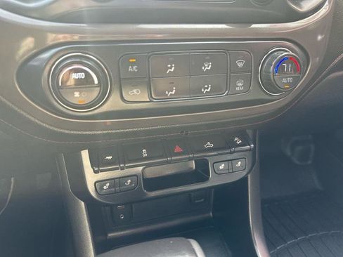 Used 2016 GMC Canyon SLE w/ All Terrain Package image 17