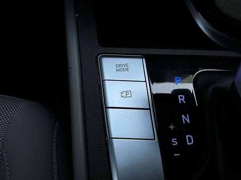 Used 2023 Hyundai Elantra SE w/ Cargo Package image 21