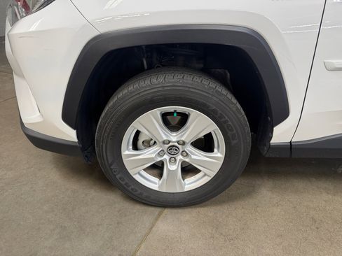 Used 2020 Toyota RAV4 XLE w/ Convenience Package AWD/4WD image 26