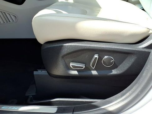 Certified 2018 Ford Edge Titanium w/ Equipment Group 301A FWD image 11