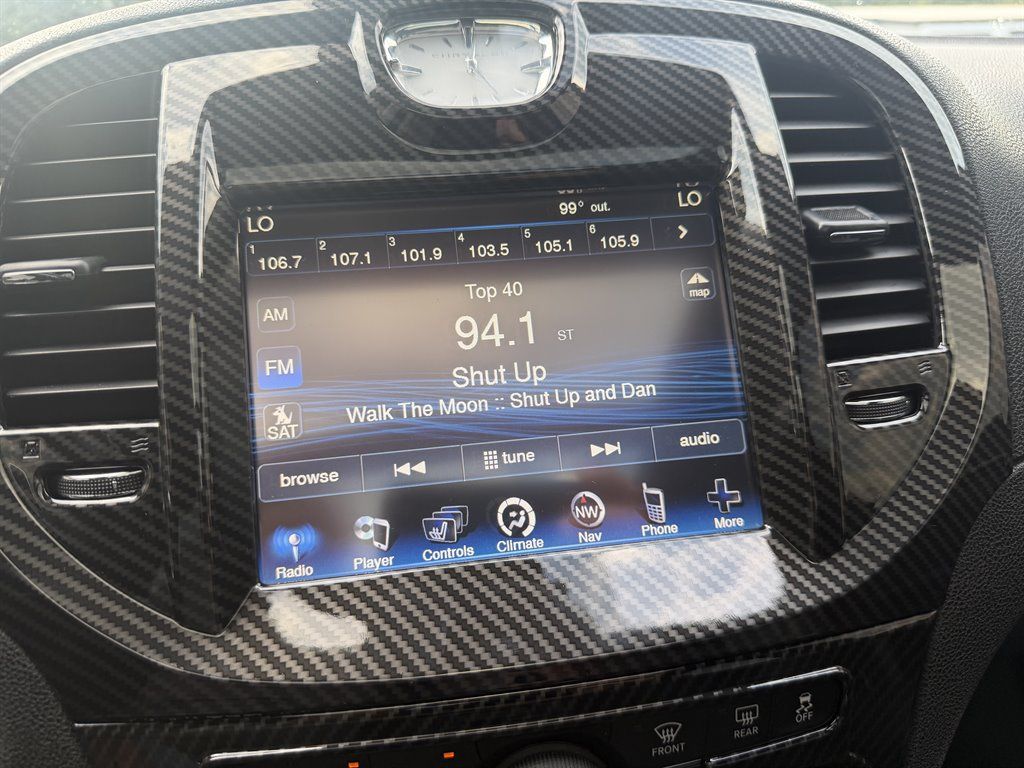 Used 2012 Chrysler 300 SRT8 w/ 19-Premium Speaker Group RWD image 30