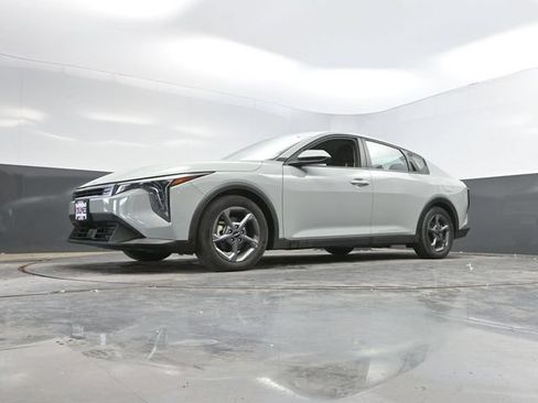 Used 2025 Kia K4 FWD image 50