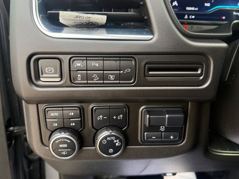 Used 2022 Chevrolet Tahoe Z71 w/ Z71 Off-Road Package image 21