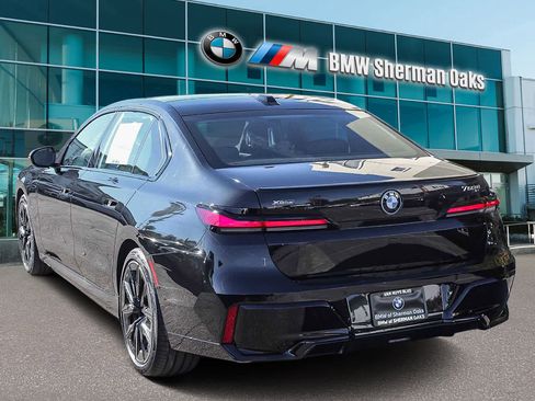 New 2026 BMW 750e xDrive w/ Executive Package image 6