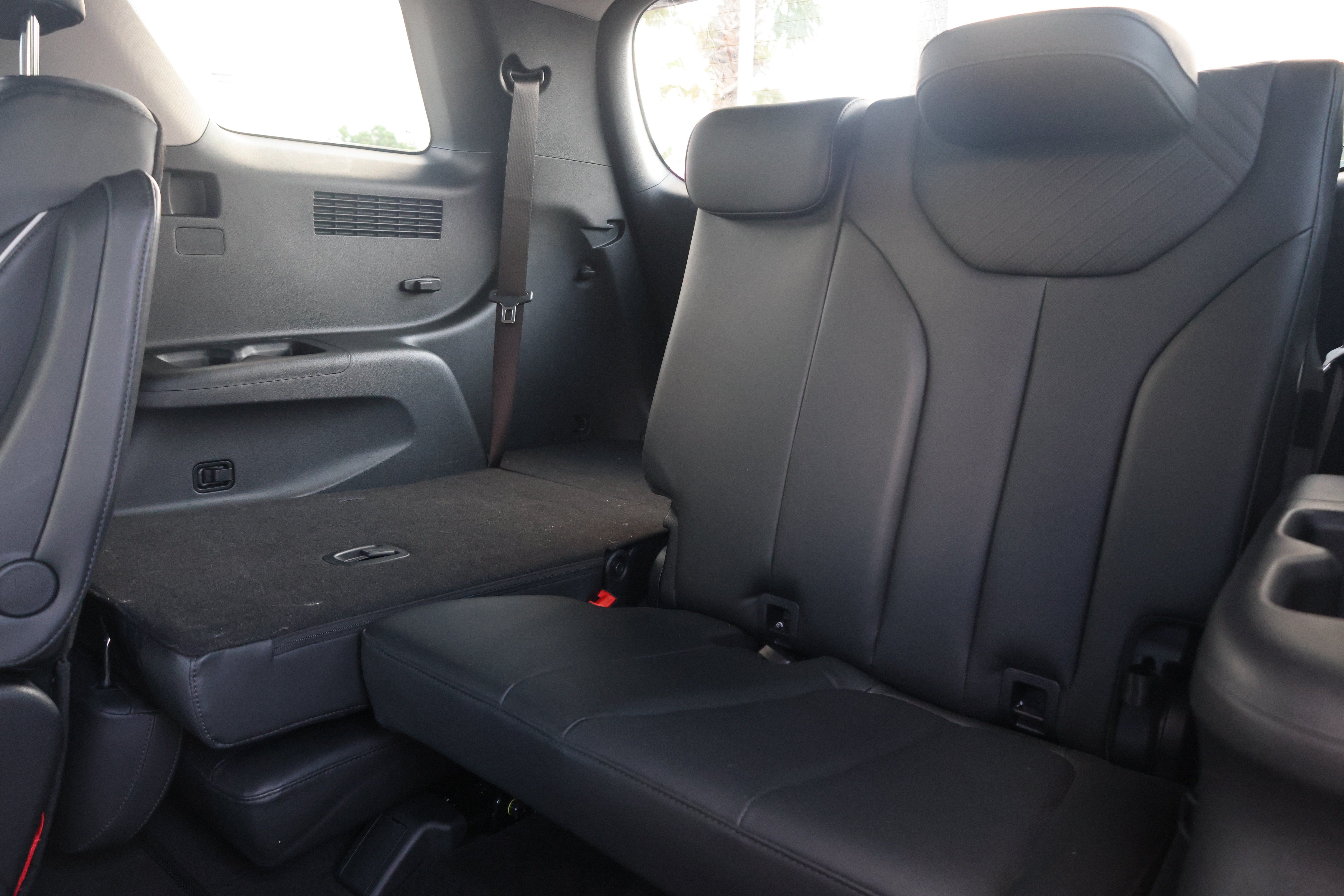 Used 2024 Hyundai Palisade SEL FWD image 15