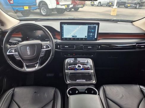 Certified 2023 Lincoln Nautilus Reserve AWD/4WD image 4
