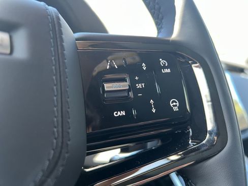 New 2026 Land Rover Range Rover Velar Dynamic SE AWD/4WD image 16