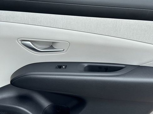 Certified 2025 Hyundai Tucson SEL AWD/4WD image 16