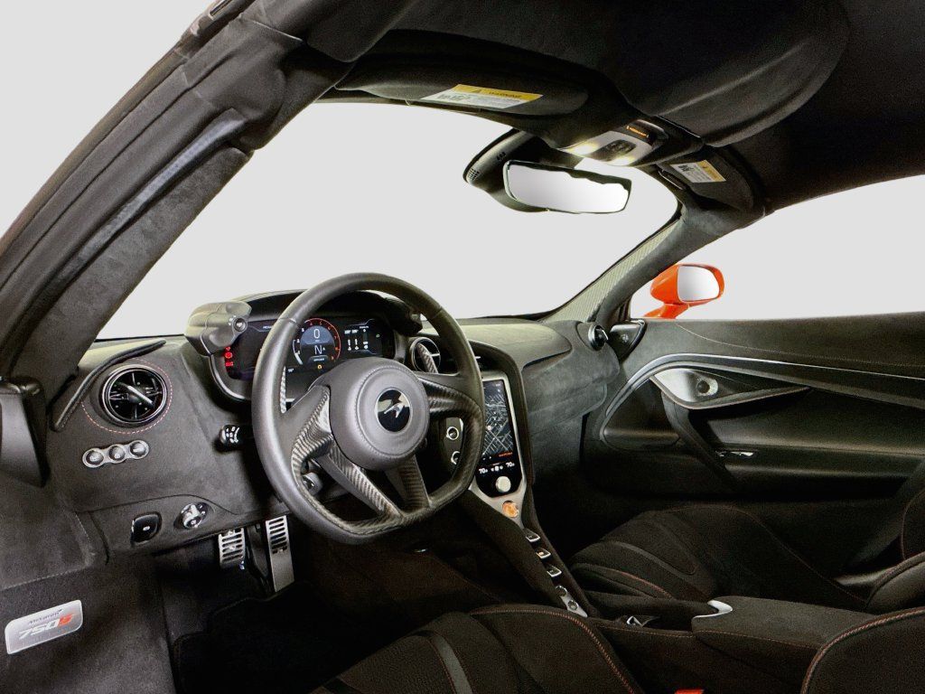 Used 2026 McLaren 750S Spider RWD image 9