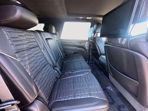 Certified 2022 Cadillac Escalade Premium Luxury Platinum image 31