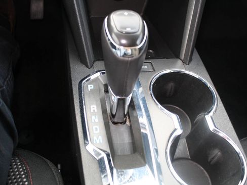 Used 2017 Chevrolet Equinox LT w/ Convenience Package image 12