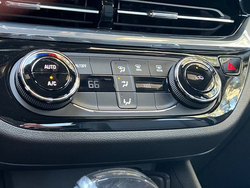 Used 2026 Buick Envista Sport Touring FWD image 18