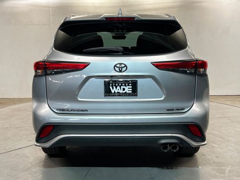 Used 2021 Toyota Highlander XSE AWD/4WD image 5