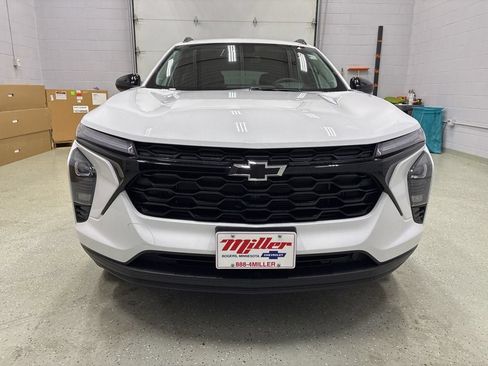 New 2026 Chevrolet Trax LT w/ Driver Confidence Package FWD image 9