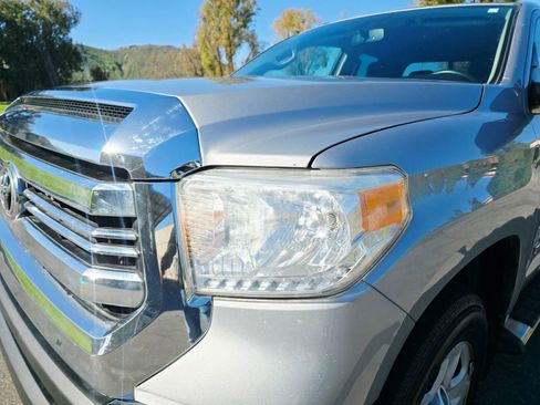 Used 2017 Toyota Tundra SR5 w/ SR5 Upgrade Package image 11