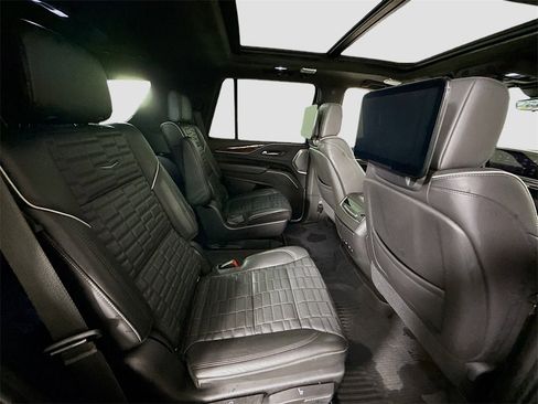 Used 2021 Cadillac Escalade Sport Platinum w/ LPO, ONYX Package image 23