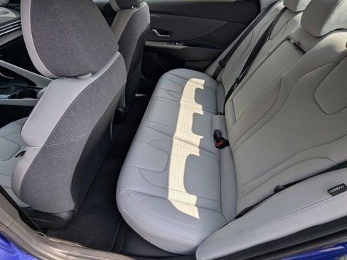 Used 2024 Hyundai Elantra Limited FWD image 17