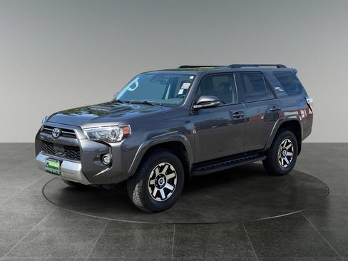 Used 2023 Toyota 4Runner TRD Off-Road Premium w/ Moonroof Package AWD/4WD image 4