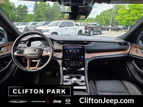 Used 2023 Jeep Grand Cherokee Summit AWD/4WD image 20
