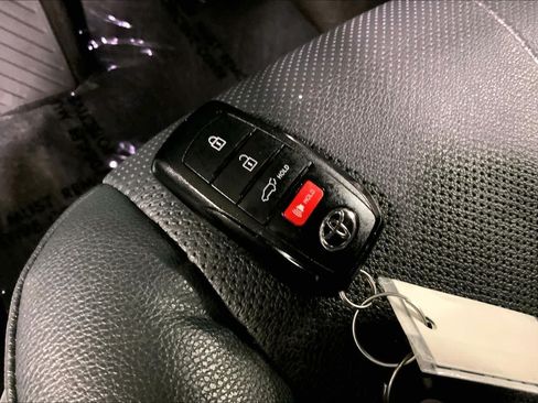 Used 2024 Toyota Grand Highlander AWD image 15