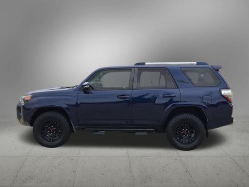 Used 2018 Toyota 4Runner TRD Off-Road Premium AWD/4WD image 3