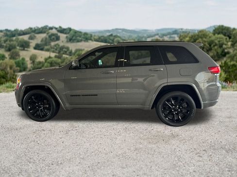 Used 2020 Jeep Grand Cherokee Altitude AWD/4WD image 5