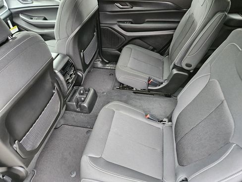 New 2026 Jeep Grand Cherokee L Laredo image 25
