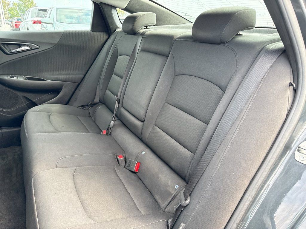 Used 2016 Chevrolet Malibu LT FWD image 23