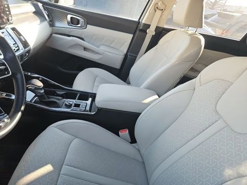 Used 2022 Kia Sorento SX image 12