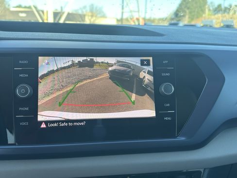 Used 2022 Volkswagen Taos SE image 29