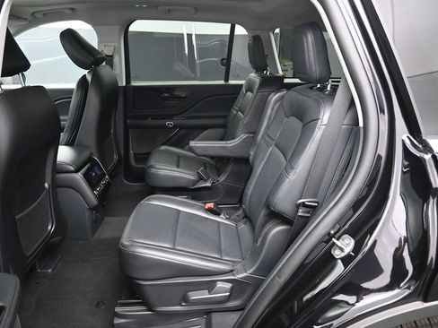 Used 2026 Lincoln Aviator AWD image 24