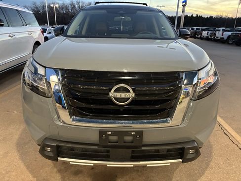 Used 2022 Nissan Pathfinder Platinum w/ Cargo Package image 2