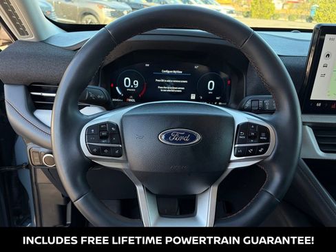 Used 2025 Ford Explorer Active image 17