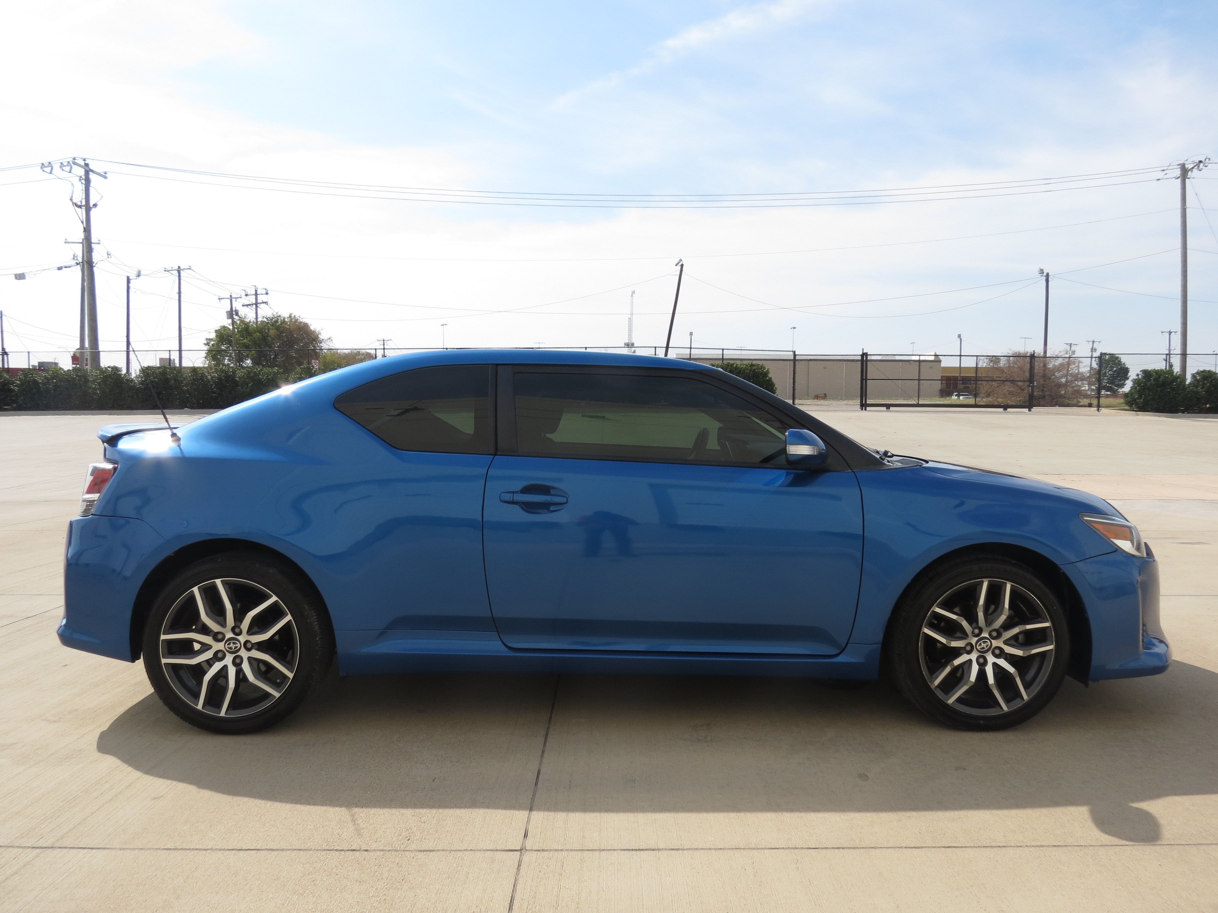 Used 2015 Scion tC FWD image 6