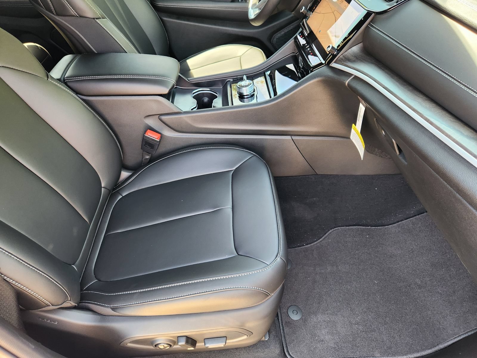 New 2026 Jeep Grand Cherokee Limited AWD/4WD image 17