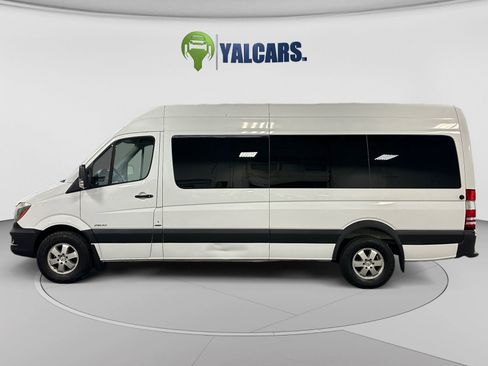 Used 2016 Mercedes-Benz Sprinter 2500 image 2