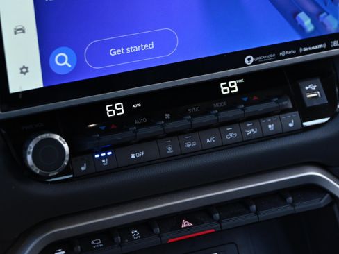 Used 2024 Toyota Tundra Limited image 17