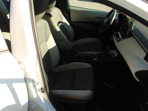 Used 2023 Toyota Corolla LE FWD image 12