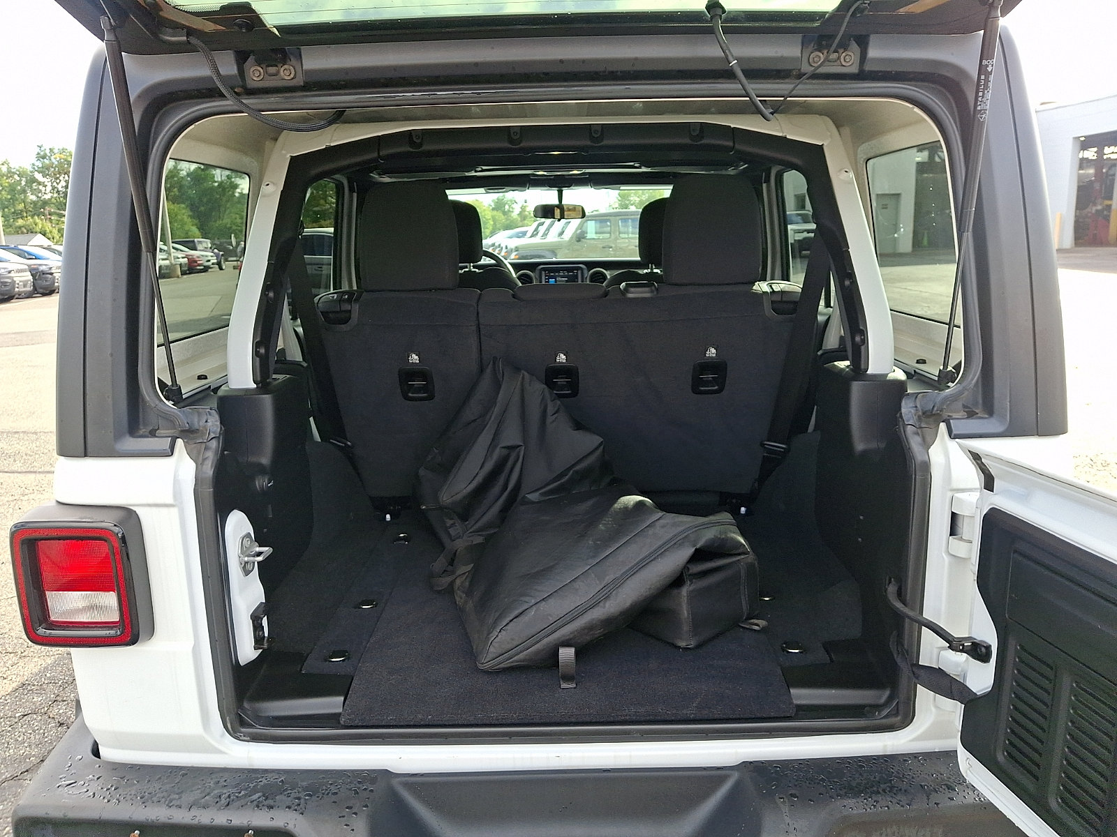 Used 2021 Jeep Wrangler Unlimited Sport AWD/4WD image 28