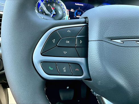 New 2027 Chrysler Pacifica Select AWD/4WD image 21