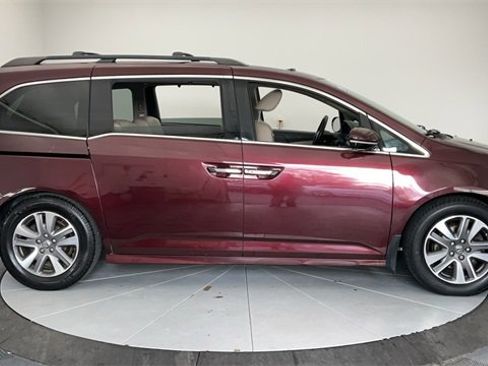 Used 2014 Honda Odyssey Touring image 13