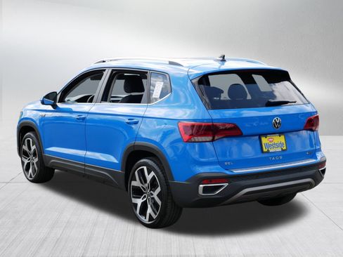 Certified 2022 Volkswagen Taos SEL w/ Panoramic Sunroof Package AWD/4WD image 6