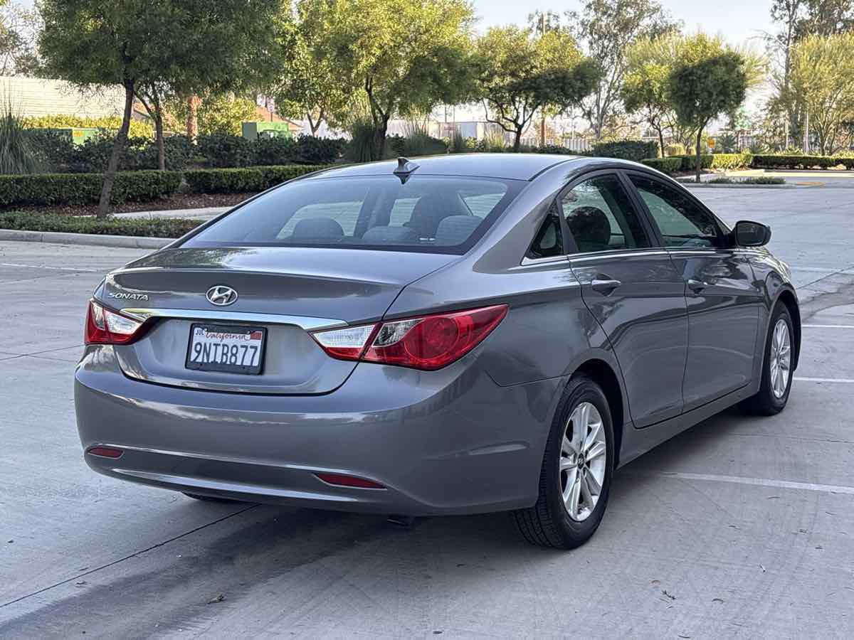 Used 2013 Hyundai Sonata GLS FWD image 3