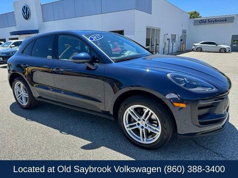 Used 2023 Porsche Macan AWD/4WD image 3