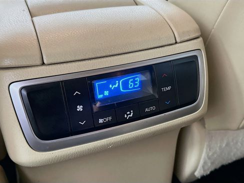 Used 2015 Toyota Highlander Limited image 27