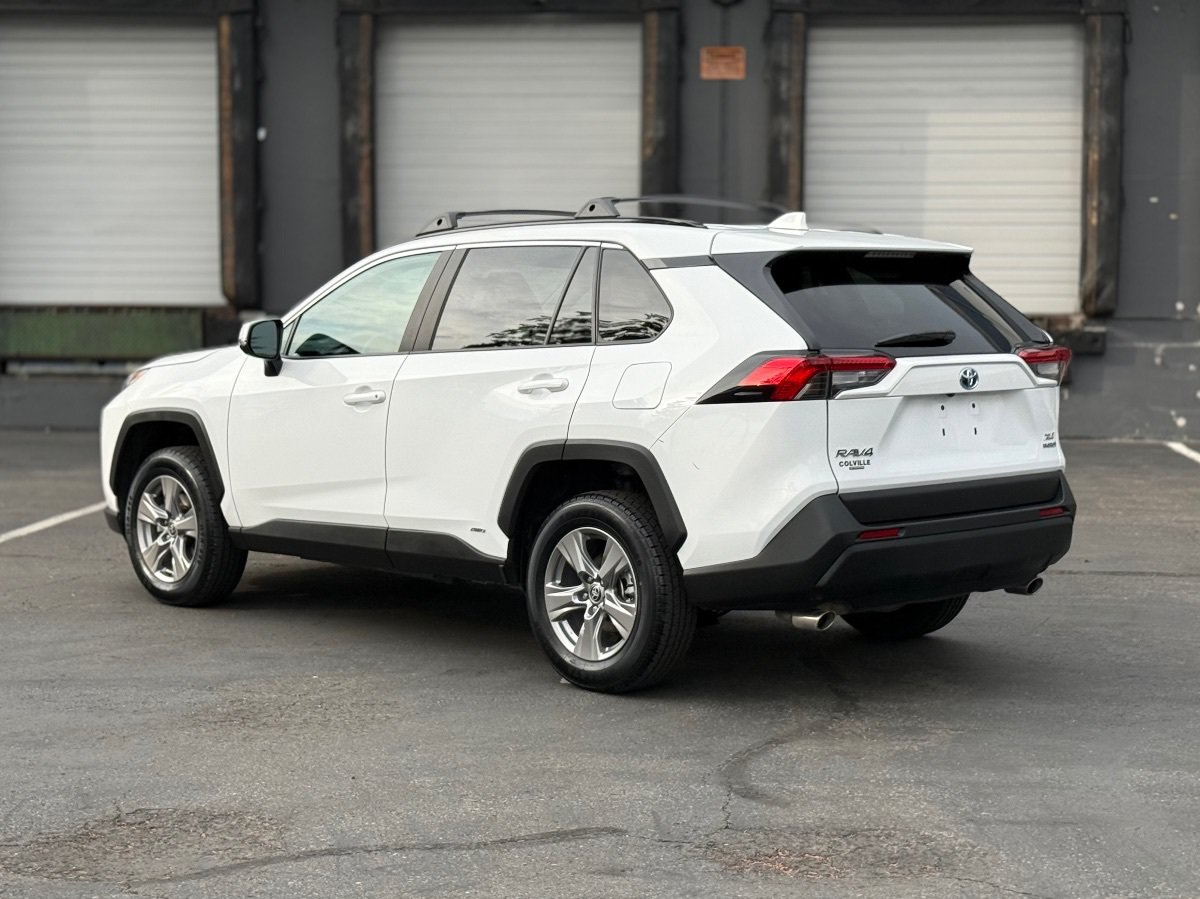 Used 2024 Toyota RAV4 XLE AWD/4WD image 6