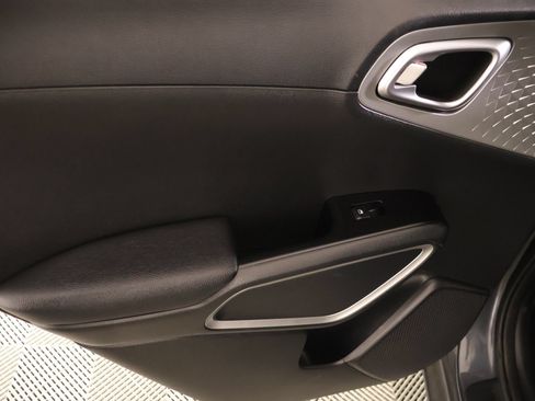 Used 2022 Kia Soul LX w/ Technology Package FWD image 15