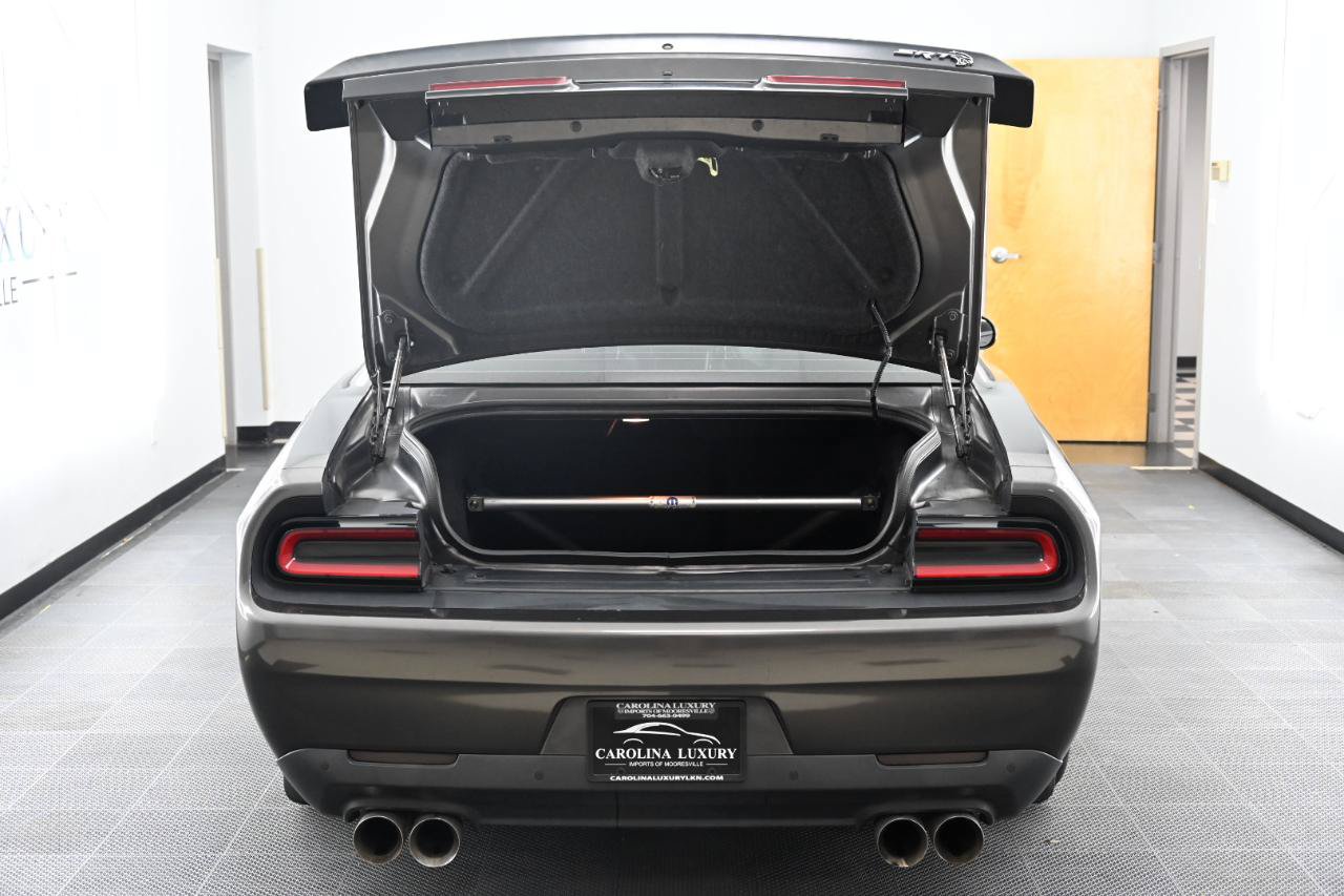Used 2015 Dodge Challenger SRT Hellcat RWD image 38
