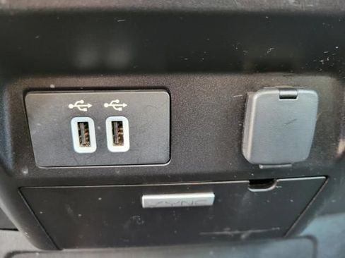 Used 2017 Ford F150 XLT w/ Equipment Group 302A Luxury AWD/4WD image 31