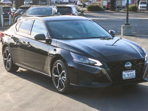 Used 2024 Nissan Altima 2.5 SR image 5
